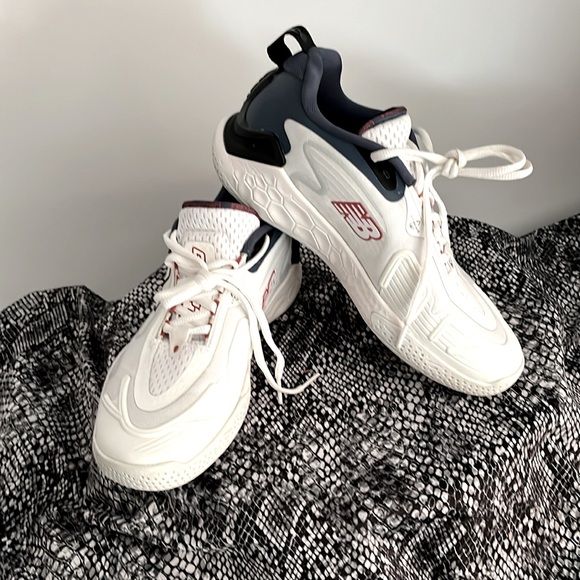 New Balance Womens Fresh Foam X CT Rally White and Navy Sneakers, NWOB Size 9 - Picture 2 of 13